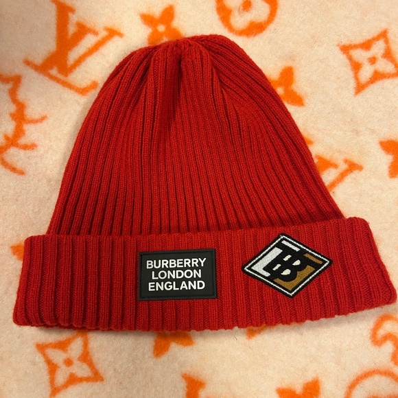 BURBERRY Ribbed Wool Beanie – Unisex Fit (Red) - Picture 1 of 2